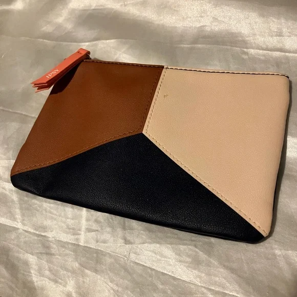 🌸5/15$ Ipsy bag - Picture 3 of 4